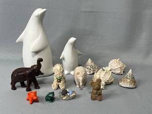 lot 39 image: Home Decor - Various Animal Figurines and Shells