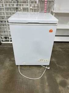 lot 6 image: Igloo Freezer