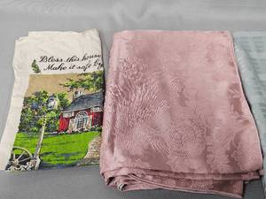 lot 89 image: Lot of Various Table Cloths & Towels