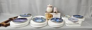 lot 159 image: 5 Underwater Paradise Plates by The Danbury Mint (most w certificates & wooden plate stands), Made w Love Candle, Recipe Box, Misc Plates