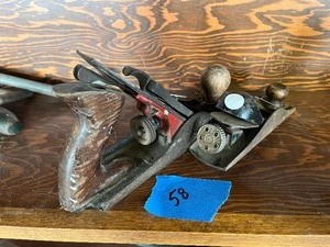 2 vintage planes