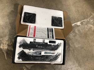 lot 40 image: EVEO Dual Monitor Mount set customer return see pictures