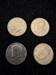 lot 30 image: Lot of Kennedy Half Dollars 1972