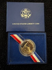 lot 33 image: US Liberty Commemorative Coin 1986