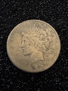 lot 35 image: 1922 Peace Dollar