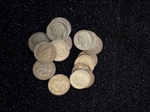 lot 71 image: Mixed Lot of Silver Dimes