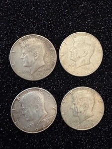 lot 81 image: Lot of 1967 Kennedy Half Dollars