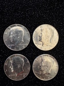 lot 113 image: Lot of 1969 Kennedy Half Dollars