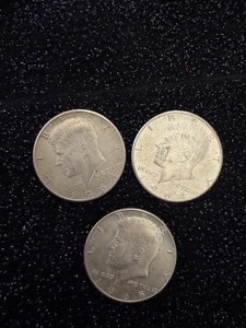 lot 116 image: Mixed Lot of 3 Kennedy Half Dollars