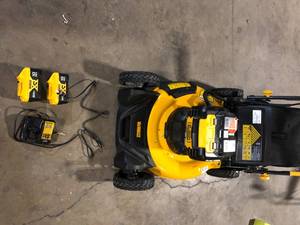 DEWALT 20V MAX 21.5 in. Electric Battery Powered Walk Behind Push Lawn Mower with (2) 10Ah Batteries & Charger Customer Returns See Pictures