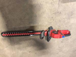 Toro 60V Max 24 Hedge Trimmer   Customer Returns See Pictures