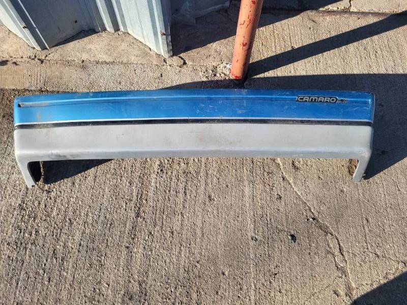 lot 25 image: Camaro Bumper