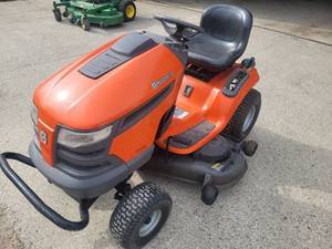lot 3 image: 2008 Husqvarna YTH2348 48 Cut Yard Tractor