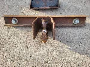 lot 19 image: Skid Steer & Vehicle Hitches