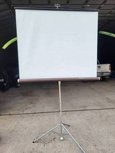 lot 26 image: Consul Projector Screen in Great Shape