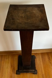 lot 71 image: Vintage Arts and Crafts Style Wooden Pedestal Stand