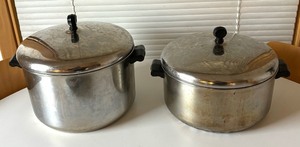 lot 76 image: Variety of Cookware