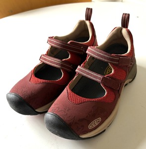 lot 101 image: New Pair of Womens Hermosa Keens, Size 6.5