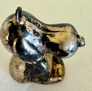 lot 150 image: Vintage Sterling Silver Snoopy Pendant