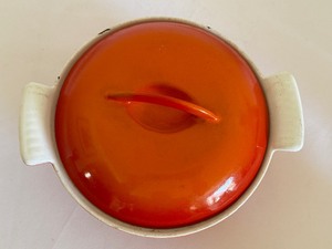 lot 132A image: Vintage Enamel Descoware Covered Baking Dish, Belgium