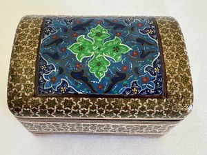 lot 126 image: Vintage Persian Lacquered Trinket Box