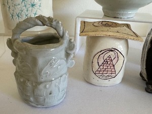 lot 116 image: Variety of Fun Artisan Pottery Pieces