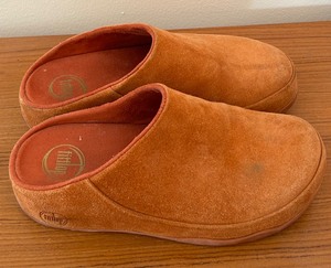 lot 205 image: Fitflop Suede Gogh Moc Clogs, Size 6