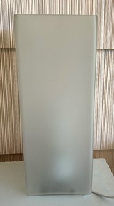 lot 180 image: Decorative Frosted Glass Lamp