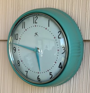 lot 185 image: Cool Decorative Wall Clock by Infinity