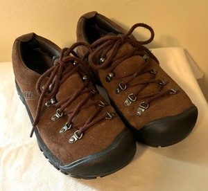lot 236 image: Keen Hiking Shoes