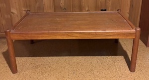 lot 255 image: Vintage Coffee Table