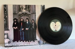 lot 339 image: Vintage Record Beatles Again  Hey Jude