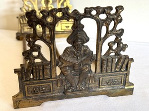 lot 191 image: Antique Art Nouveau Judd Scholar Student Extending Brass Bookrack