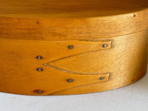 lot 341 image: Vintage Shaker Box