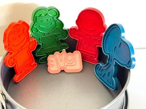 lot 322A image: Cute Snoopy Character Cookie Cutters and Springform Pan