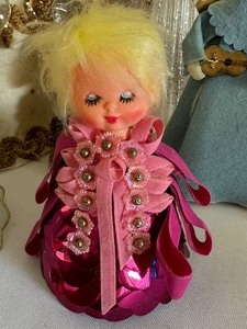 lot 315 image: Variety of Vintage Christmas Angels