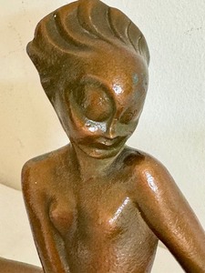 lot 6 image: Vintage Art Deco Nude Nymph Ashtray  Change Holder