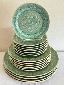 lot 307 image: Set Anthropologie Dinner Ware