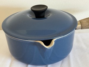 lot 300 image: Le Creuset Sauce Pan 16