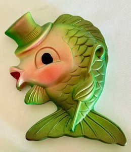 lot 5 image: Vintage 1969 Miller Studio Mr. Green Fish Anthropomorphic Chalkware Wall Plaque  Vintage MCM Miller Studio Fish Chalkware Wall Hanging