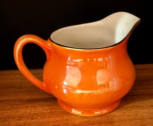 lot 345 image: Vintage Lusterware Pot and Pitchers