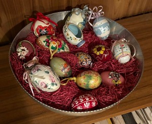 lot 415 image: Variety of Decorative Eggs