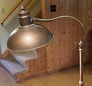 lot 423 image: Fantastic Vintage Floor Lamp