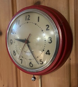 lot 424 image: Vintage Westclox Clock
