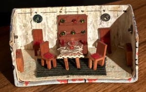 lot 428 image: Darling Tiny Dioramas