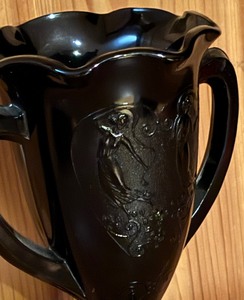 lot 431 image: L.E. Smith Black Amethyst Glass Trophy Vase