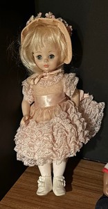 lot 434 image: Darling Vintage Dolls