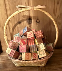 lot 439 image: Vintage Books and Blocks