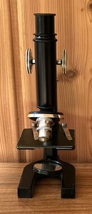 lot 444 image: Vintage Microscope