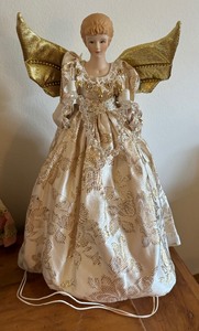 lot 456 image: Amazing Angels